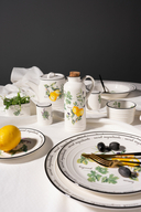 Набор тарелок фарфоровых 